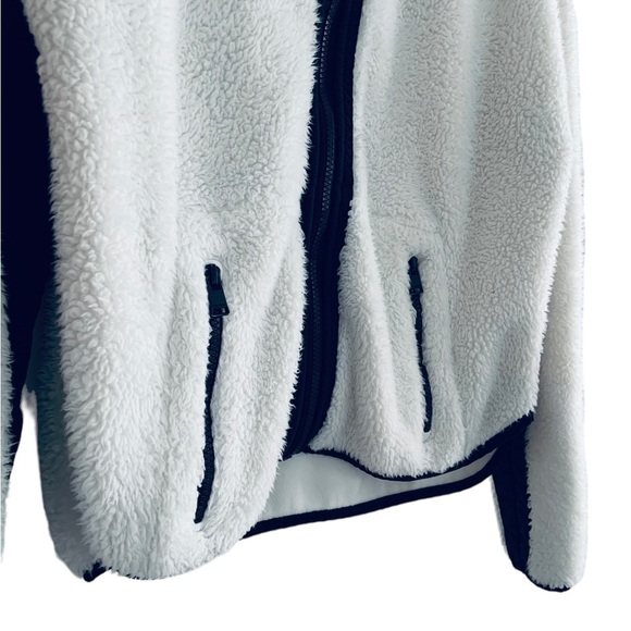 🖤Calvin Klein Performance S White Soft Fur Jacker 2 Pockets;a stain-free hood🖤 - Picture 6 of 8
